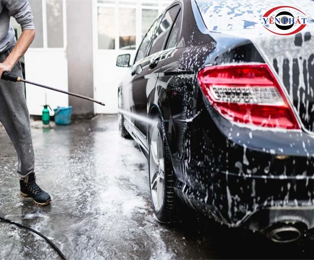 Rửa xe ô tô