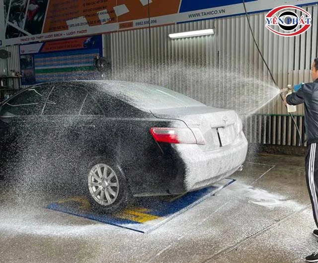 rửa xe o tô
