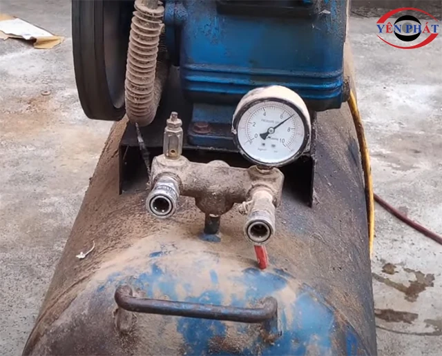 Van khí máy nén khí hư hỏng