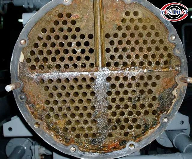 đường ống tháp giải nhiệt bị ăn mòn