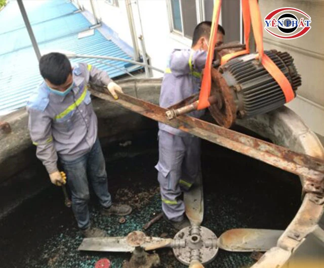 Động cơ tháp giải nhiệt xuống cấp