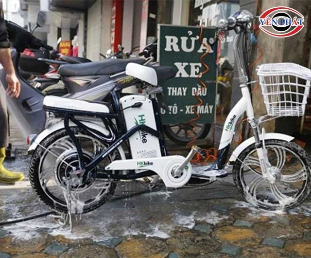 rửa xe đạp điện