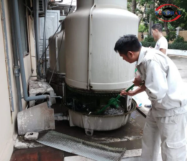 Vệ sinh tháp giải nhiệt định kỳ
