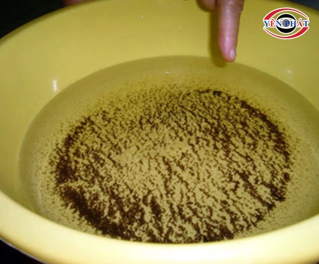 nước nhiều cặn bẩn