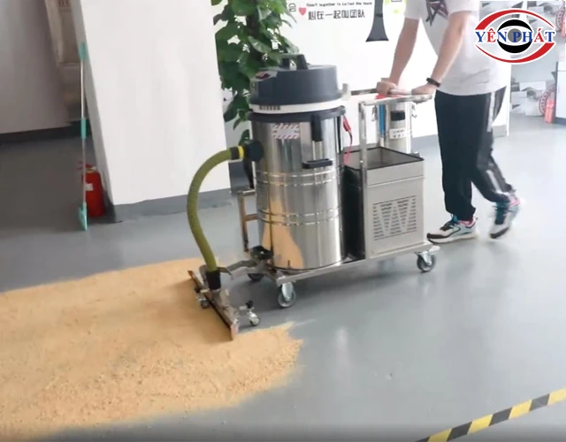 Máy hút bụi công nghiệp Kumisai KMS-80B hút bụi khỏe