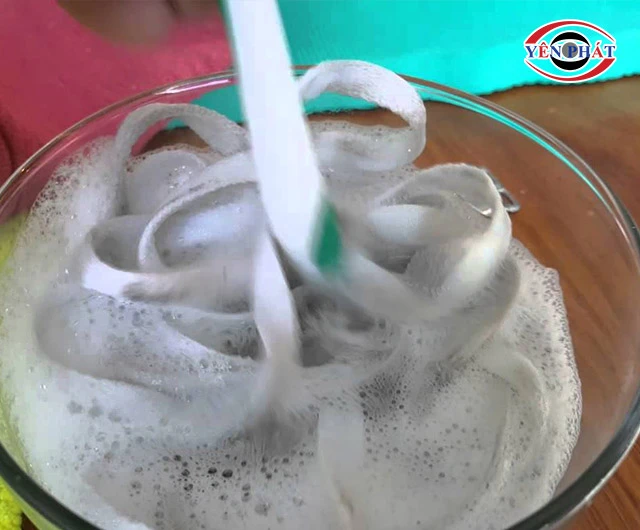 giặt dây giày