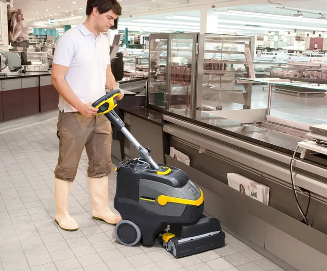 sử dụng máy chà sàn Karcher BR 35/12 Bp Pack 