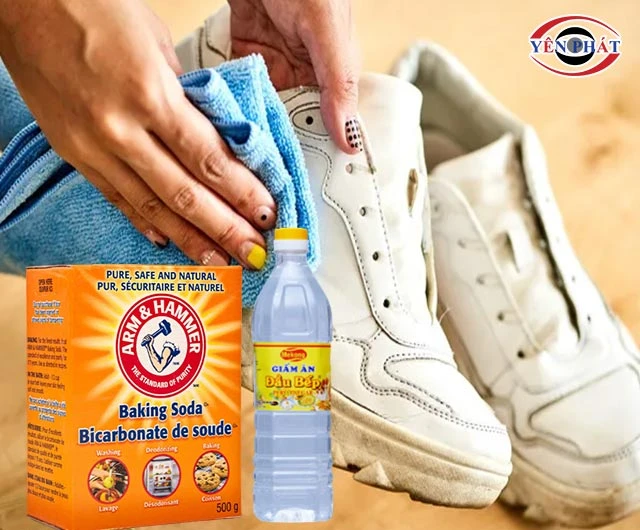 giặt giày bằng baking soda và giấm ăn