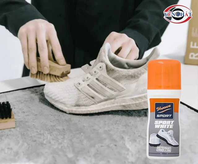 Chai vệ sinh giày sneaker Shuecare