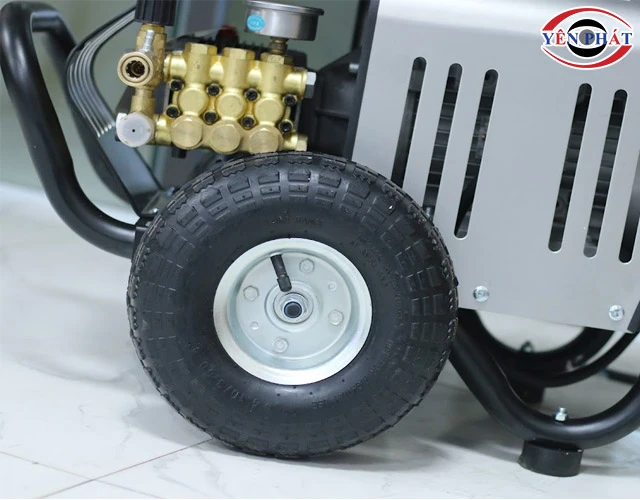 Bánh xe máy bơm rửa xe Kumisai 15M26-3.7S2 2600PSI