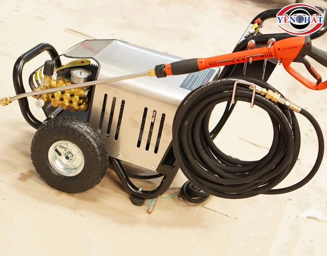 Súng phun máy bơm rửa xe Kumisai 15M26-3.7S2 2600PSI