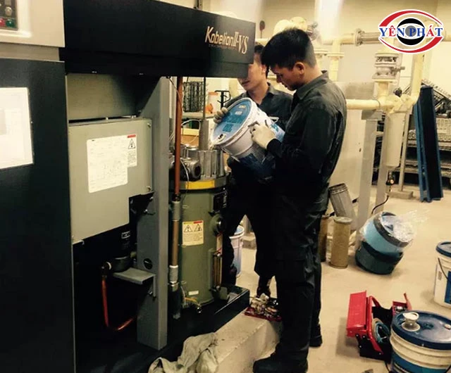 thay dầu máy định kỳ