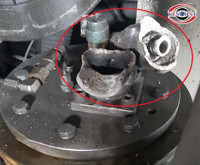 van áp suất máy khí nén bị cháy