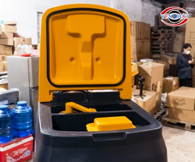 Đổ thùng chứa sau mỗi lần dùng