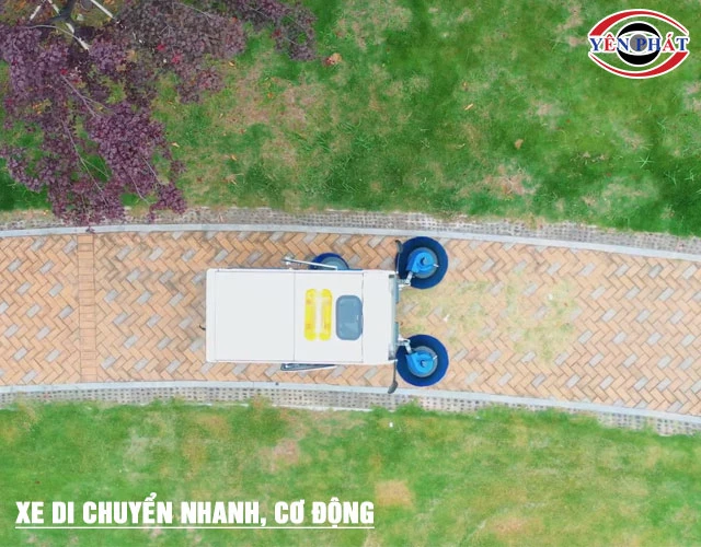 Xe quét rác ngồi lái Kumisai KMS 2000 cơ động