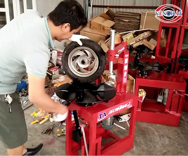 máy ra và lốp tự chế