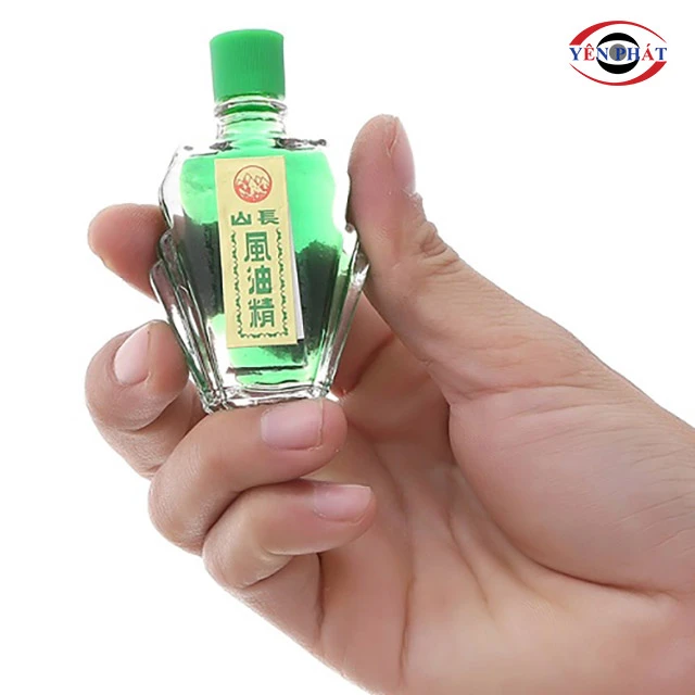 Cách tẩy sơn dính trên giày bằng dầu gió