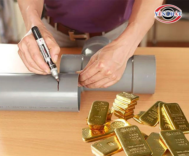 Giấu vàng trong ống nhựa PVC