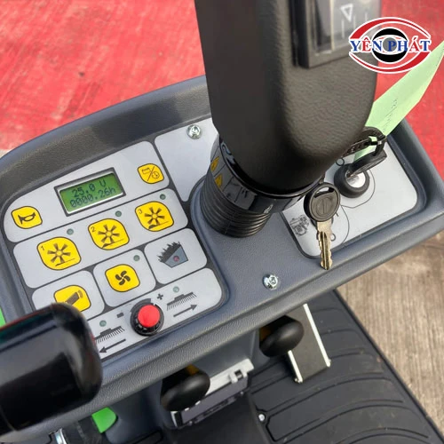 Xe quét rác đường ngồi lái công nghiệp IPC 1050 3