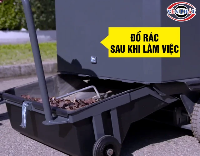 Đổ rác xe quét rác Lavor SWL R1000 ST