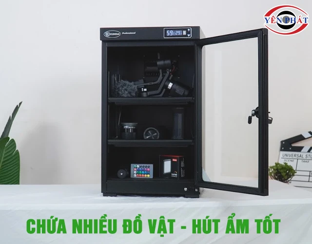 Tủ chống ẩm Kumisai DHC 060 chứa nhiều đồ vật