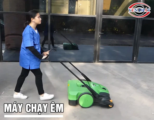 Xe quét rác đường đẩy tay IPC 750 chạy êm
