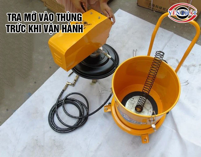 Tra mỡ máy bơm mỡ bằng điện GZ-D2