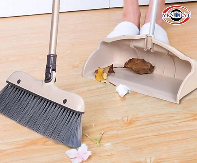 vệ sinh sàn nhà trước khi đánh bóng