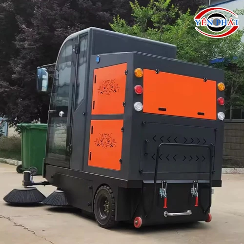 Xe quét rác công nghiệp ngồi lái Kumisai KMS-S13 4