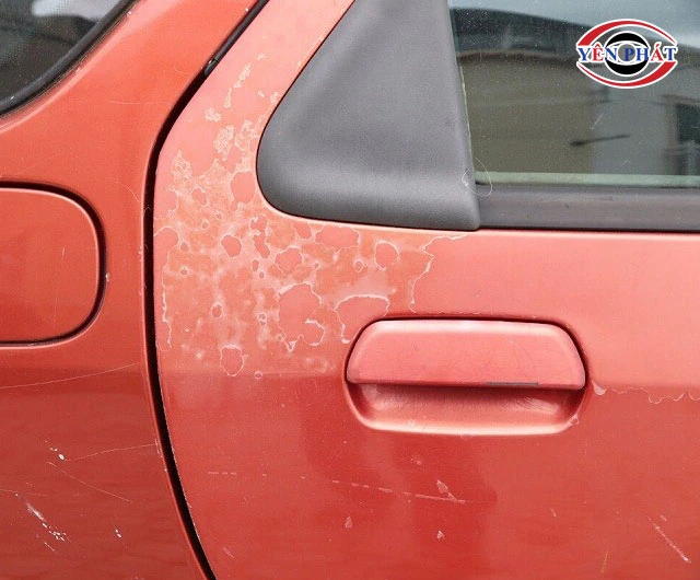 Lớp sơn xe nhanh bạc màu