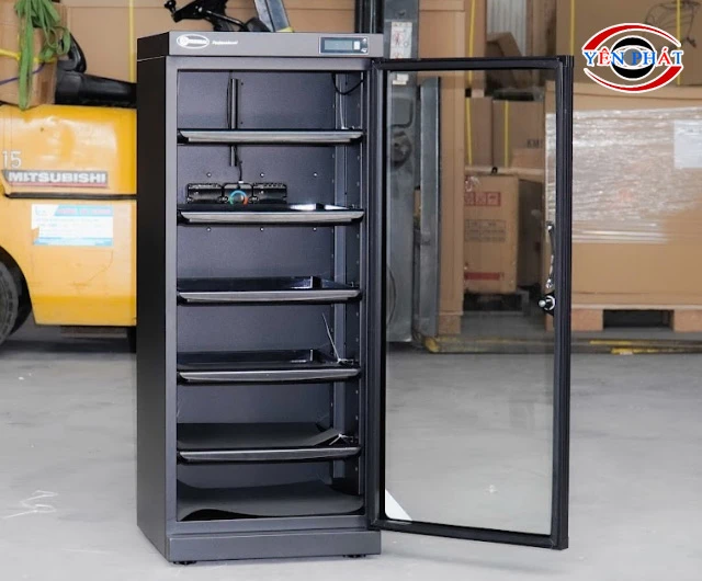 Bên trong tủ chống ẩm Kumisai DHC 120