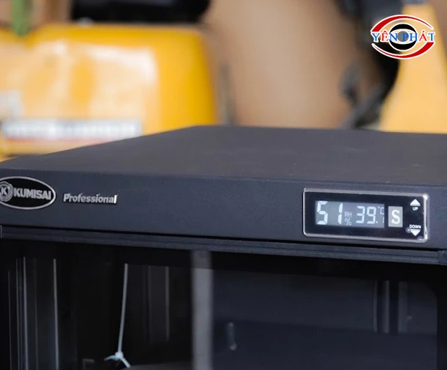 Kiểm tra độ ẩm của tủ chống ẩm Kumisai DHC 120