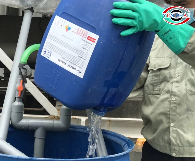 Tẩy cặn bẩn thường xuyên