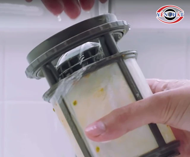 vệ sinh bộ lọc nước máy rửa xe