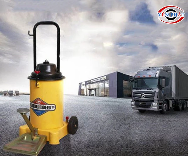 Cách bơm mỡ cho xe tải: Chuẩn xác, Hiệu quả, Tiết kiệm