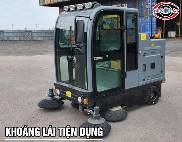 Cấu tạo xe quét đường khoang lái