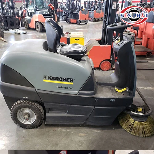 Xe quét rác đường ngồi lái Karcher KM 100/100 R G 4