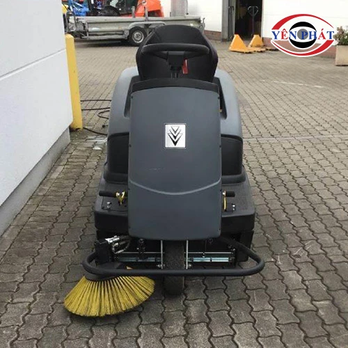 Xe quét rác đường ngồi lái Karcher KM 100/100 R G 3