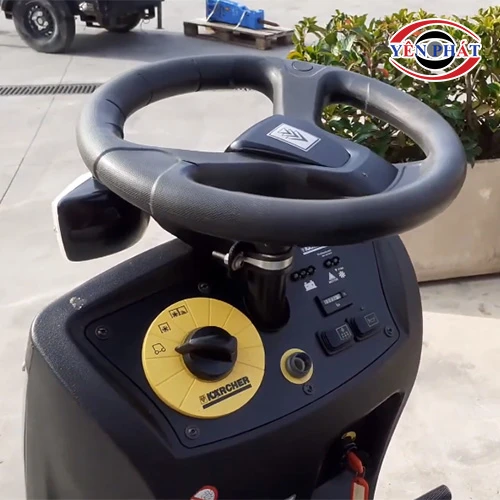 Xe quét rác đường ngồi lái Karcher KM 100/100 R G 5