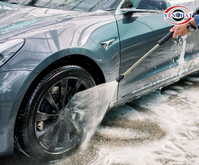 Tiệm rửa xe Thành Quyên