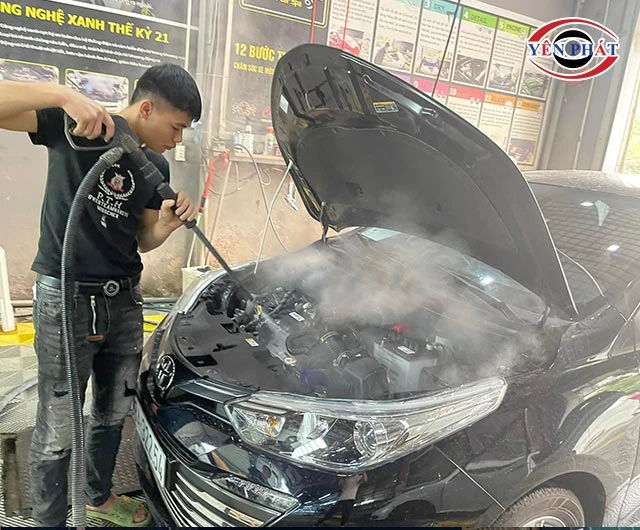 Rửa xe ô tô Công Yến 