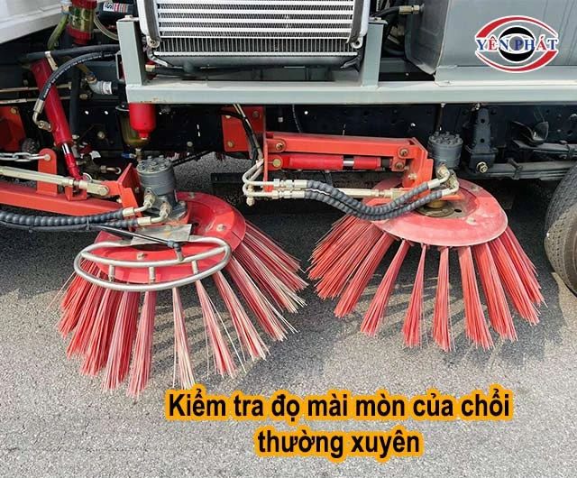 kiểm tra độ mài mòn của chổi định kỳ