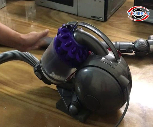 Máy hút bụi bị cháy do lâu không được vệ sinh, bảo dưỡng