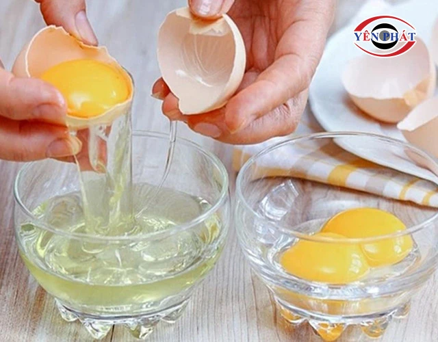 dùng lòng trắng trứng