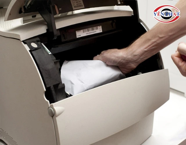 Máy ép Plastic bị kẹt giấy: 6 Nguyên nhân & Cách khắc phục