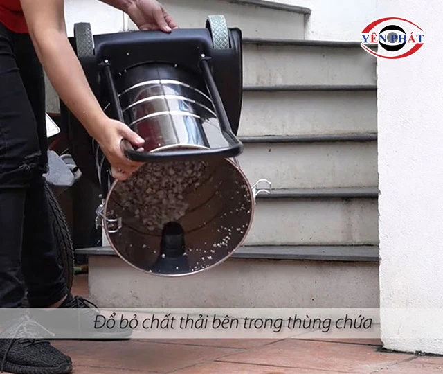 vệ sinh thùng chứa máy hút bụi