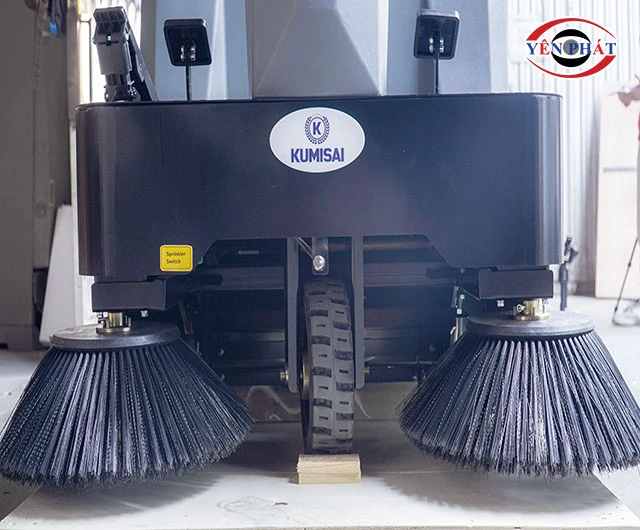 chổi bên xe quét rác