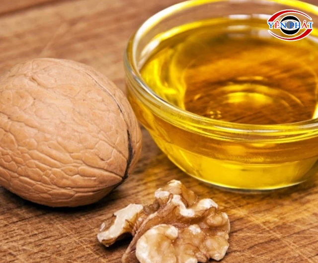 Dùng tinh dầu quả óc chó