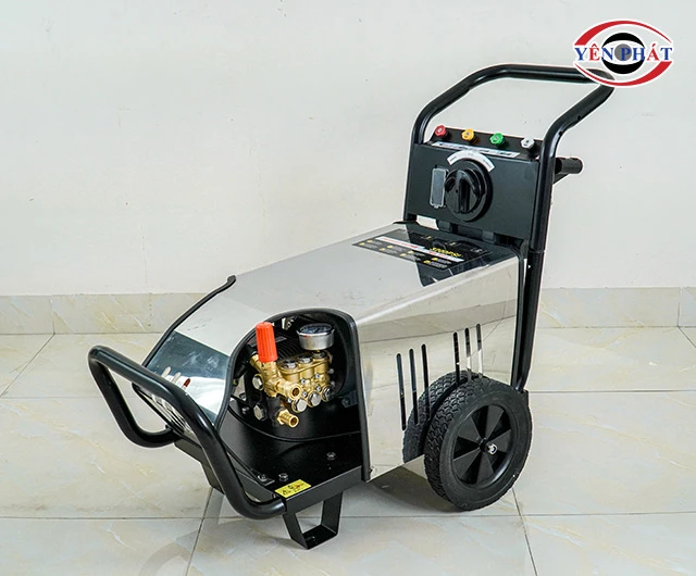máy rửa xe kumisai
