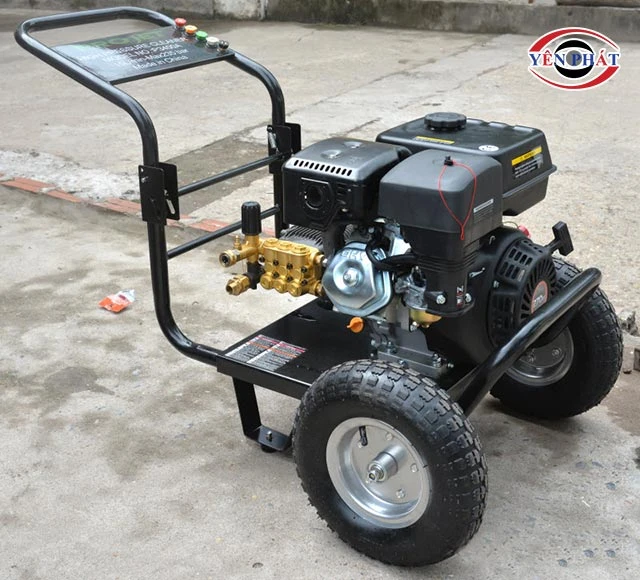 máy rửa xe chạy xăng